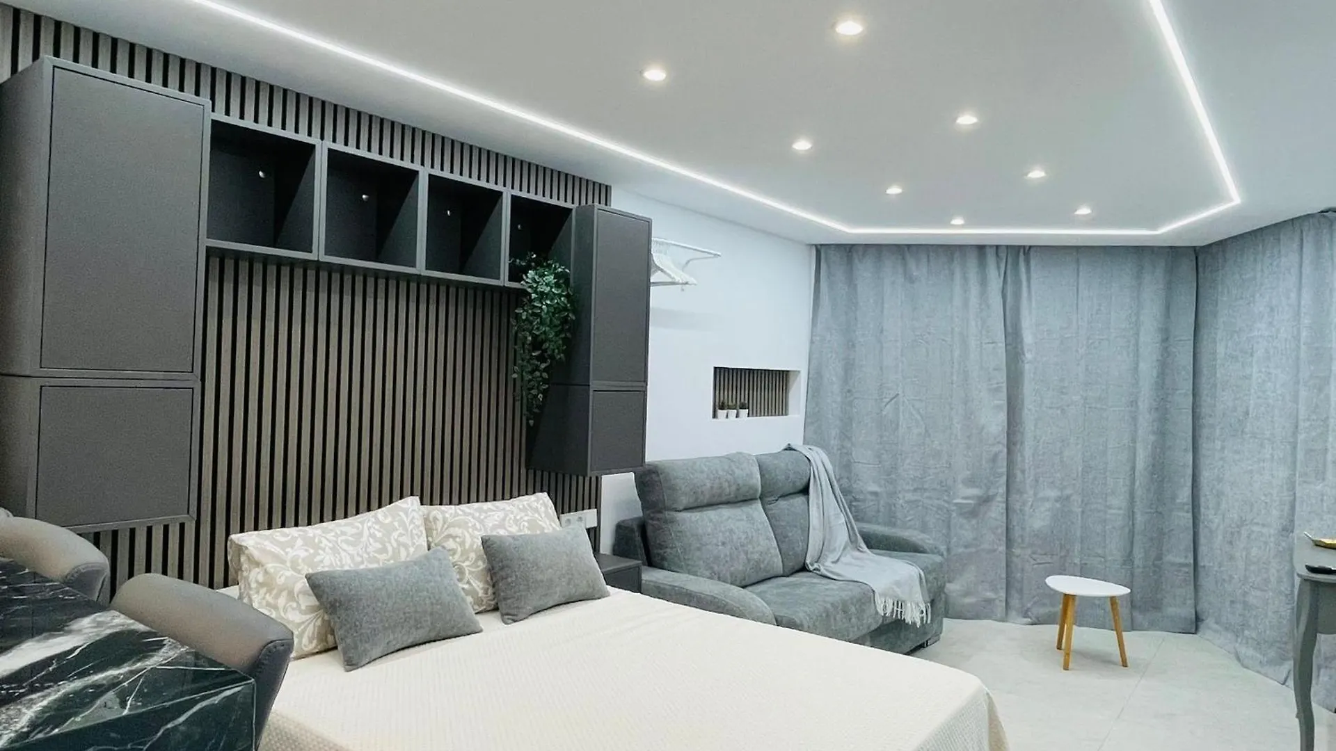 Luxury Piscis Apartment Benalmadena 0*,