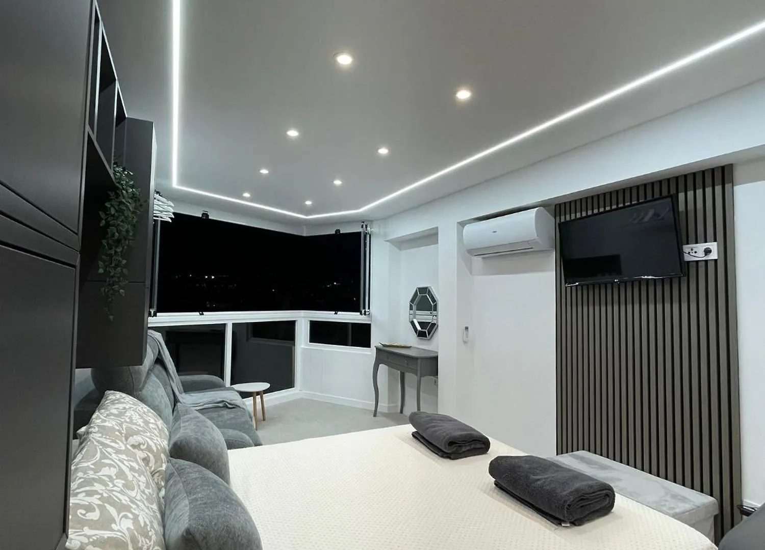 Luxury Piscis Apartment Benalmadena 0*,